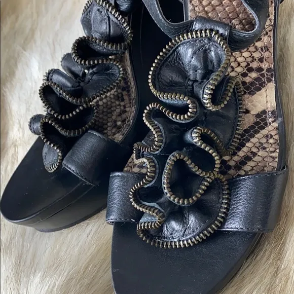Gianni Bini Zipper Wedge Shoe, 10M