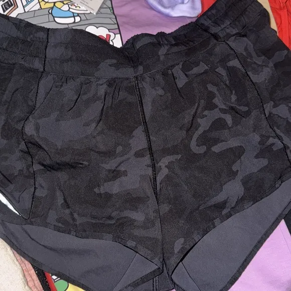 lululemon athletica Hotty Hot Short II - Incognito Camo Multi Grey/Black